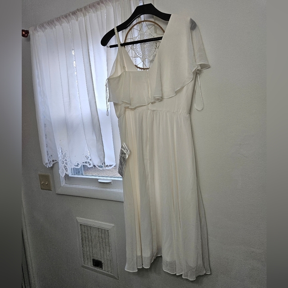 Dress the Population Claudia Ruffle Lace Chiffon One Shoulder Midi V Neckline - Picture 3 of 9